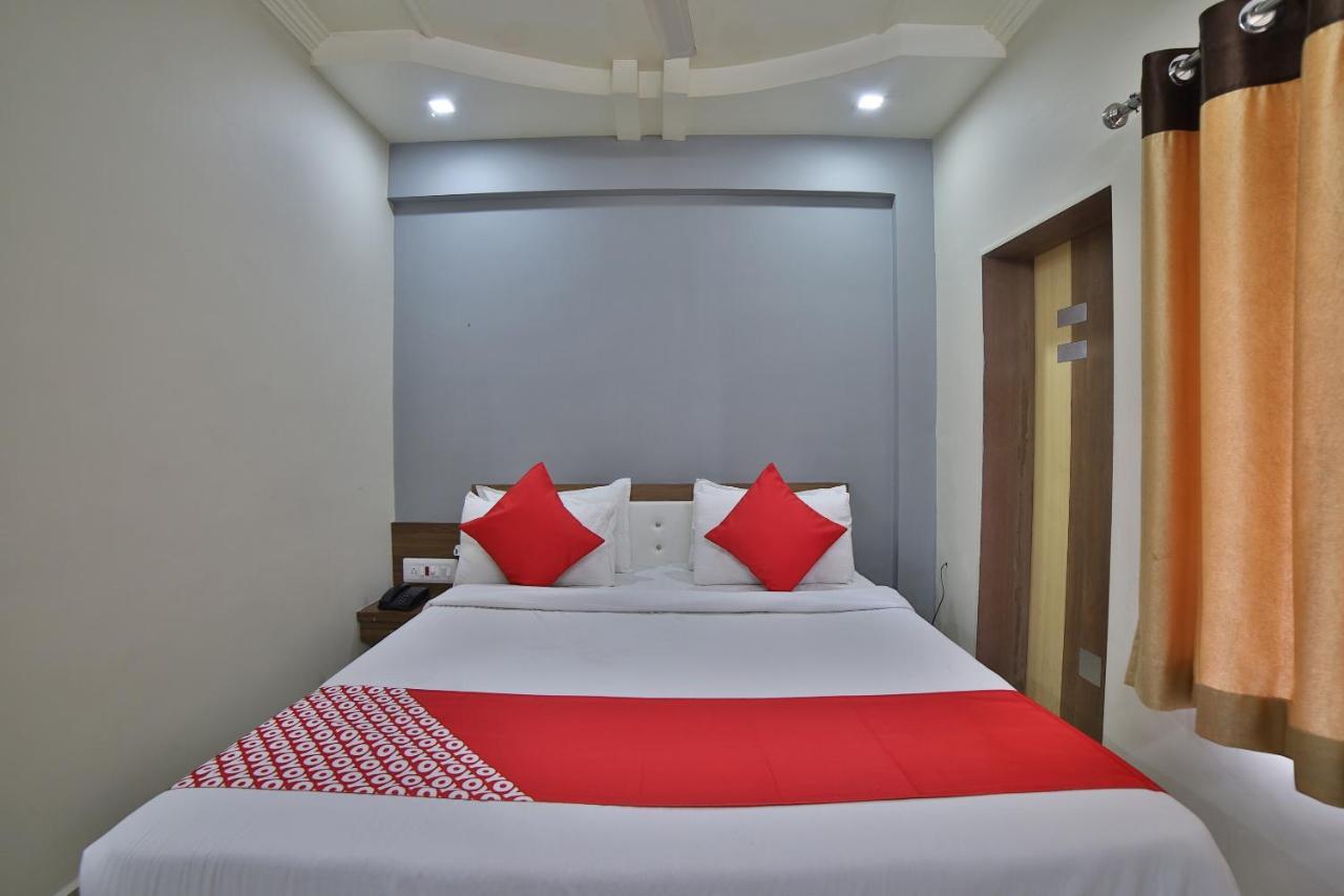 Hotel Loyal Residency Jāmnagar 外观 照片