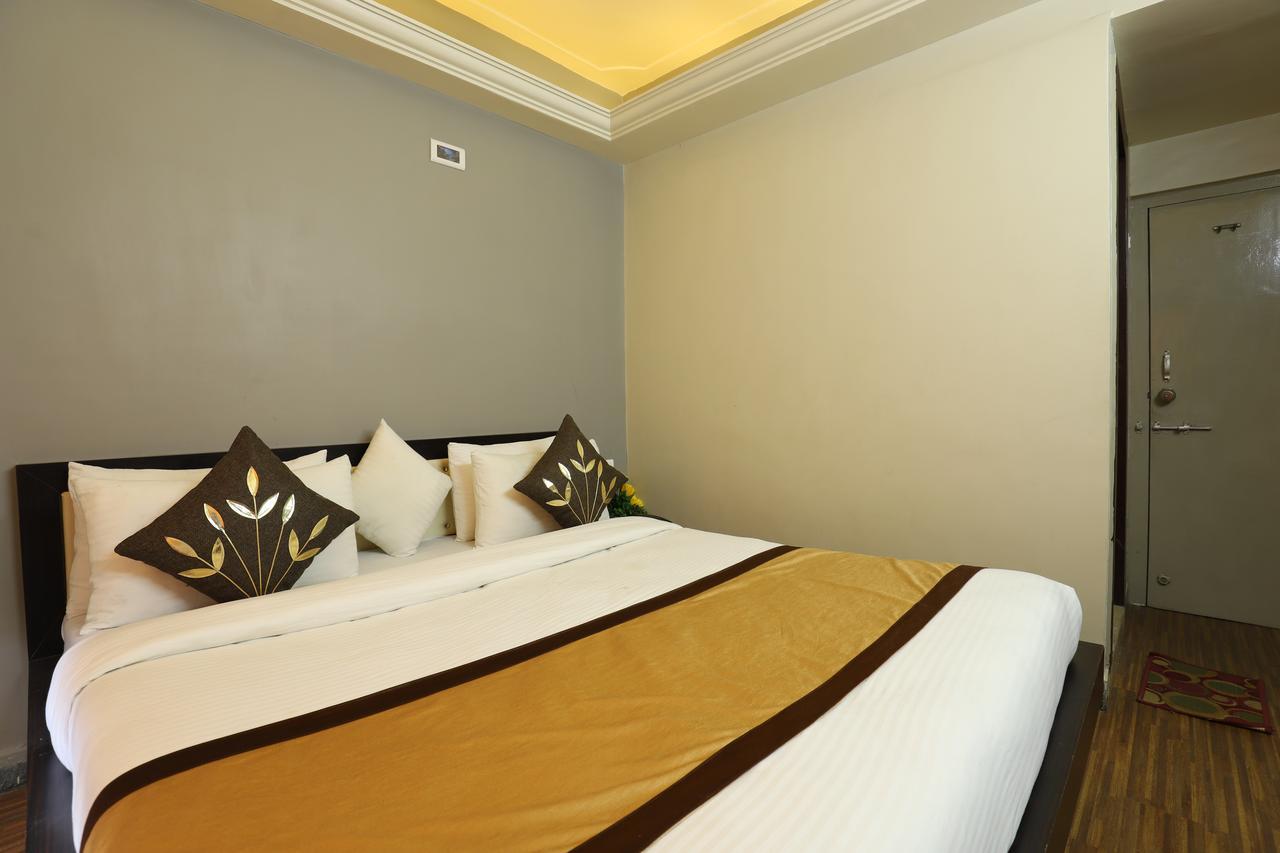 Hotel Loyal Residency Jāmnagar 外观 照片
